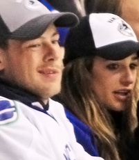 Lea Michele e Cory Monteith no jogo do Canucks