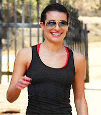 CANDIDS: Lea Michele fazendo caminhada