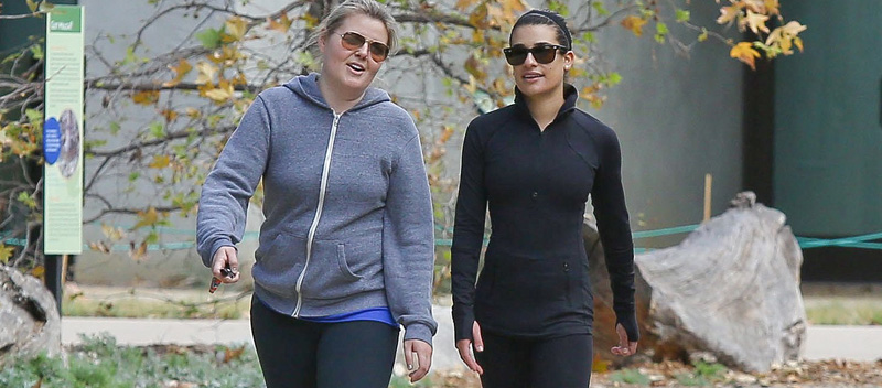 [CANDIDS] Lea Michele fazendo caminhada no Runyon Canyon com uma amiga