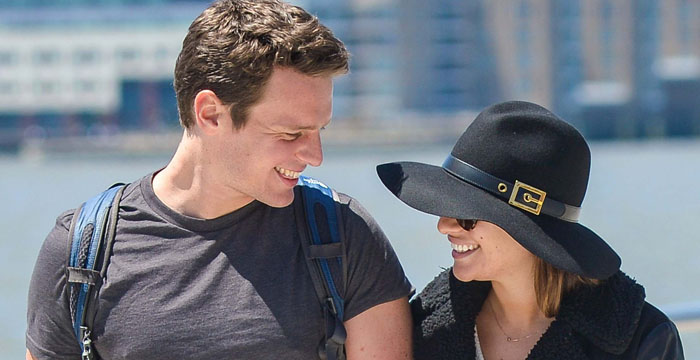 [CANDIDS] Lea Michele e Jonathan Groff passeando juntos