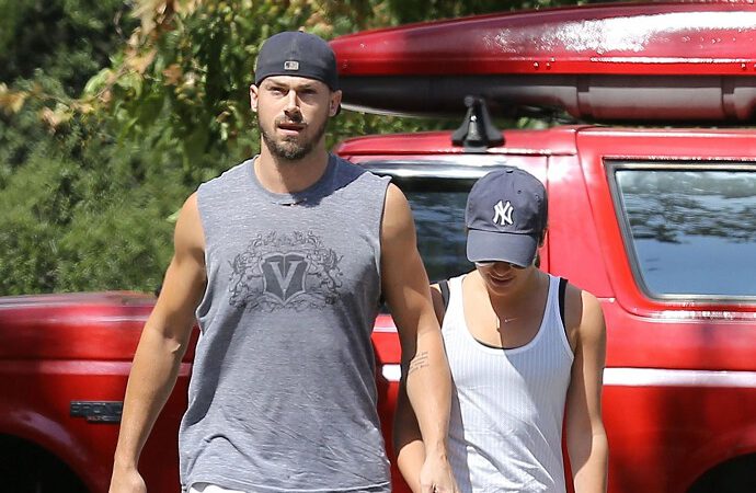 [CANDIDS] Lea Michele e Matthew Paetz fazendo caminhada juntos em Studio City