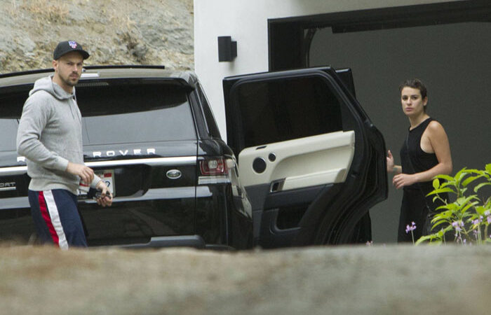 [CANDIDS] Lea Michele e Matthew Paetz olhando uma casa a venda em LA